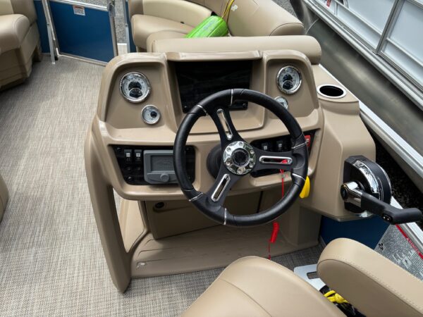Princecraft LX 22 R DH 60 HP $10,000 OFF (2) - Image 5
