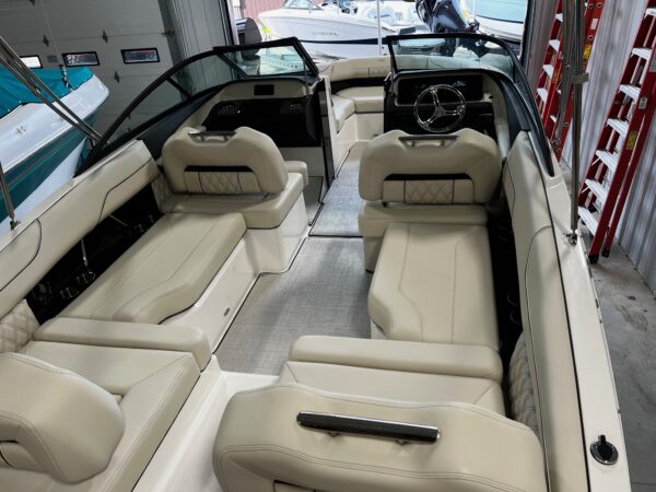 2025 Regal LX2 with Yamaha 200HP VMAX SHO $10,000 OFF - Image 5